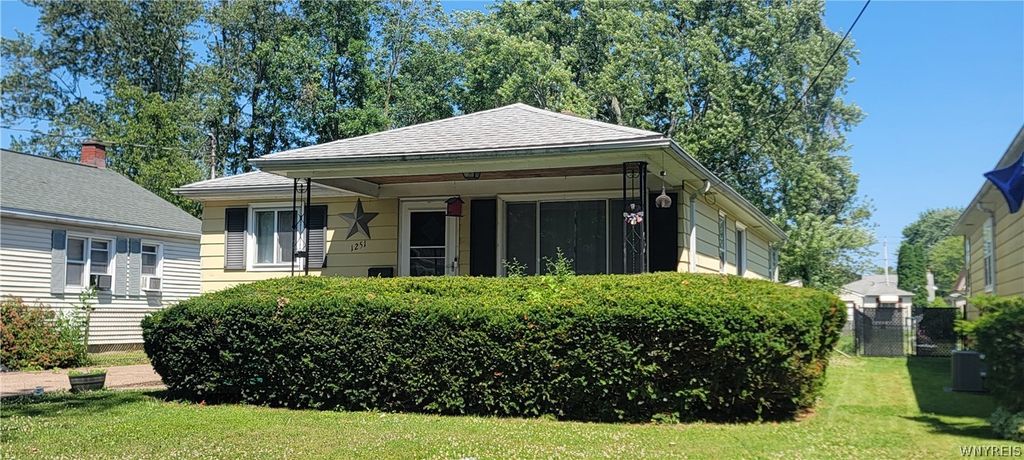 1251 94th Street, Niagara Falls, NY 14304