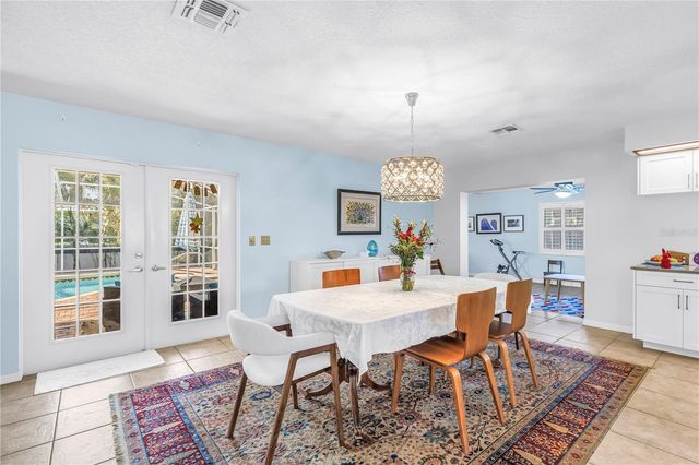 1770 GLEN LAKES BOULEVARD N, St Petersburg, FL 33702