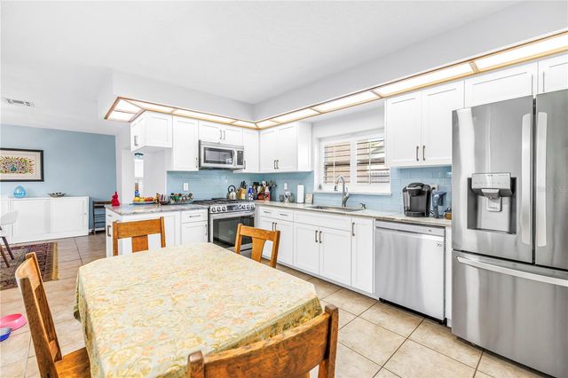 1770 GLEN LAKES BOULEVARD N, St Petersburg, FL 33702