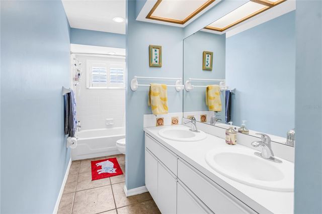 1770 GLEN LAKES BOULEVARD N, St Petersburg, FL 33702