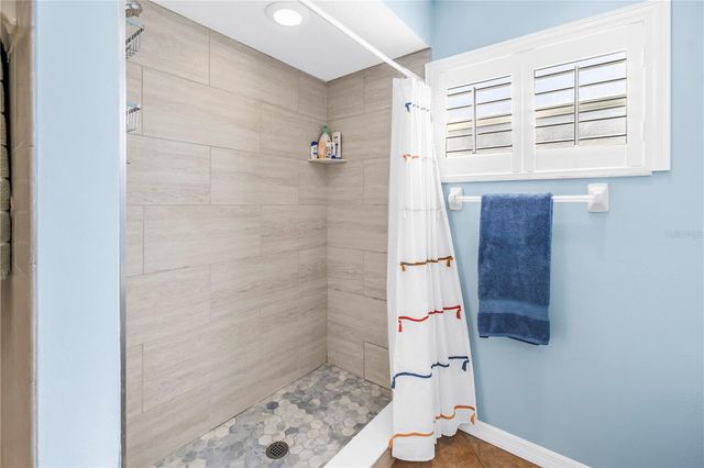 1770 GLEN LAKES BOULEVARD N, St Petersburg, FL 33702