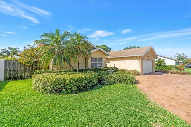 1770 GLEN LAKES BOULEVARD N, St Petersburg, FL 33702