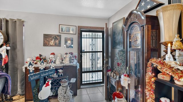 3228 N Kayenta, Golden Valley, AZ 86413