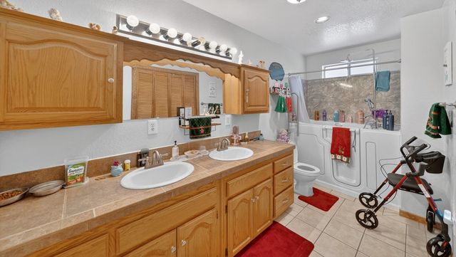 3228 N Kayenta, Golden Valley, AZ 86413