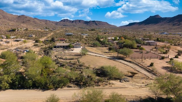3228 N Kayenta, Golden Valley, AZ 86413