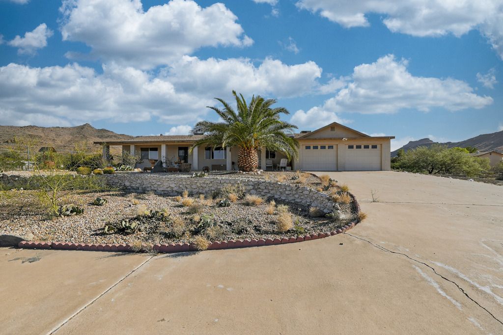 3228 N Kayenta, Golden Valley, AZ 86413