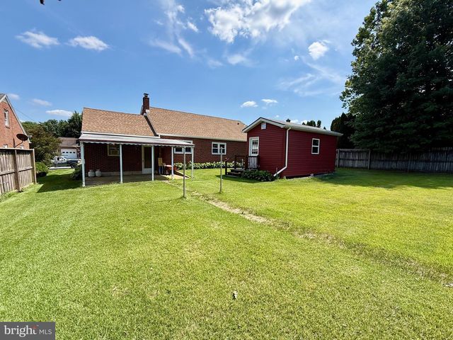 19 PINE AVE, Lebanon, PA 17042