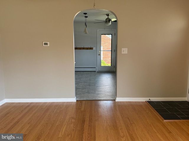 19 PINE AVE, Lebanon, PA 17042