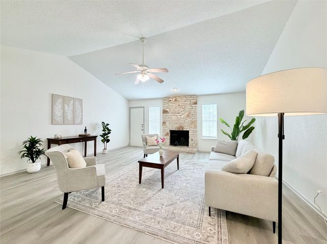 8200 Furness DR, Austin, TX 78753