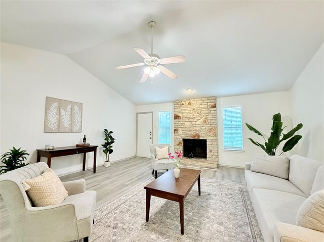 8200 Furness DR, Austin, TX 78753