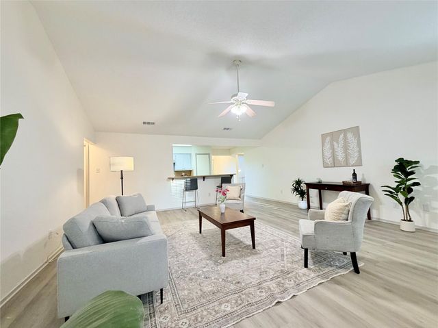 8200 Furness DR, Austin, TX 78753