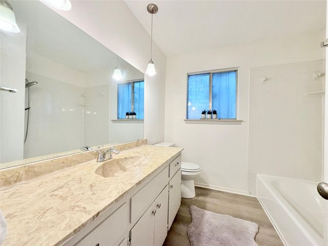 8200 Furness DR, Austin, TX 78753