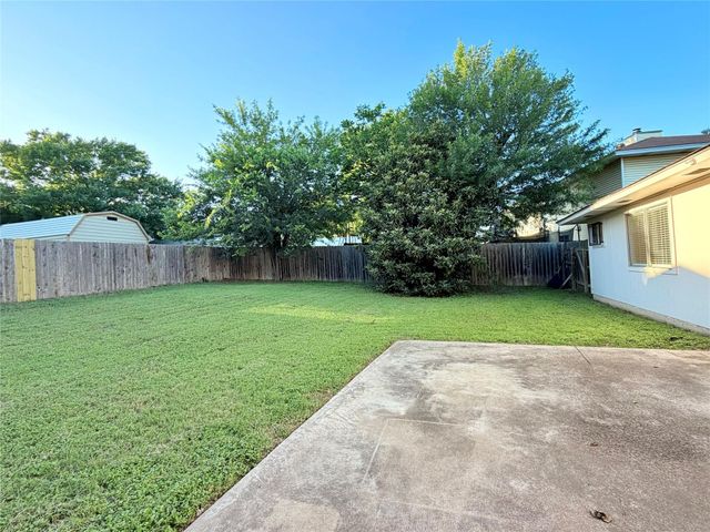 8200 Furness DR, Austin, TX 78753