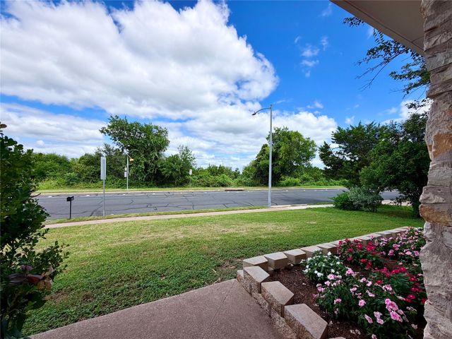 8200 Furness DR, Austin, TX 78753
