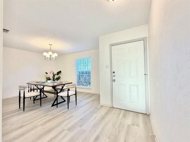 8200 Furness DR, Austin, TX 78753
