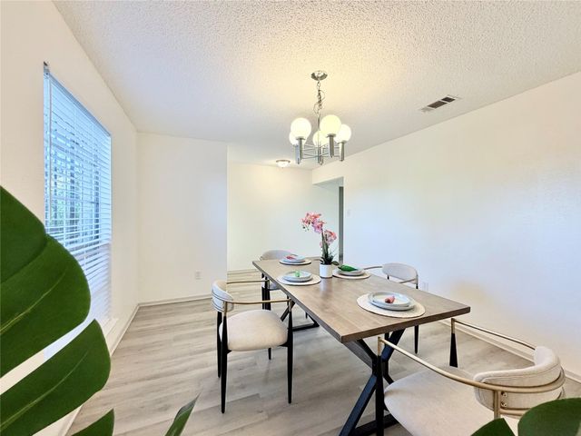8200 Furness DR, Austin, TX 78753