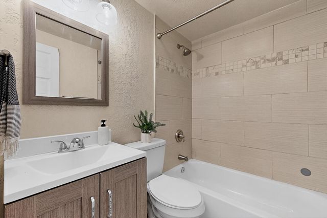 3503 Berkeley Place NE, Albuquerque, NM 87106