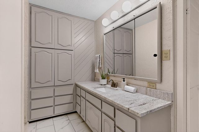 3503 Berkeley Place NE, Albuquerque, NM 87106