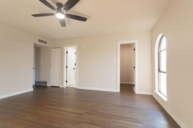 5220 Pruitt Drive, The Colony, TX 75056