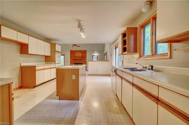 1009 Ranchero RD, Virginia Beach, VA 23456