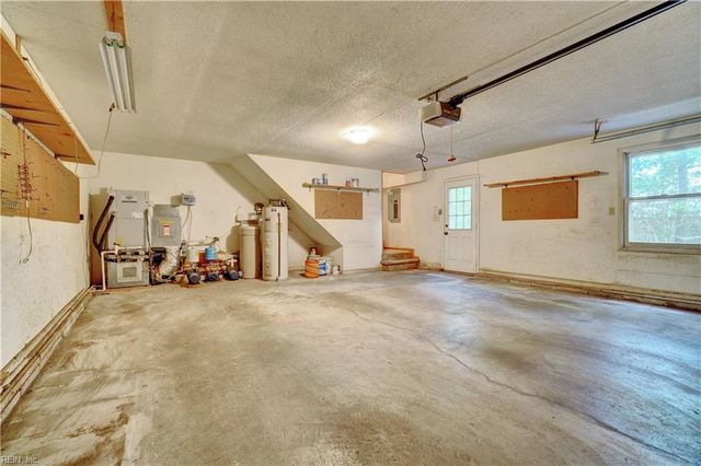 1009 Ranchero RD, Virginia Beach, VA 23456