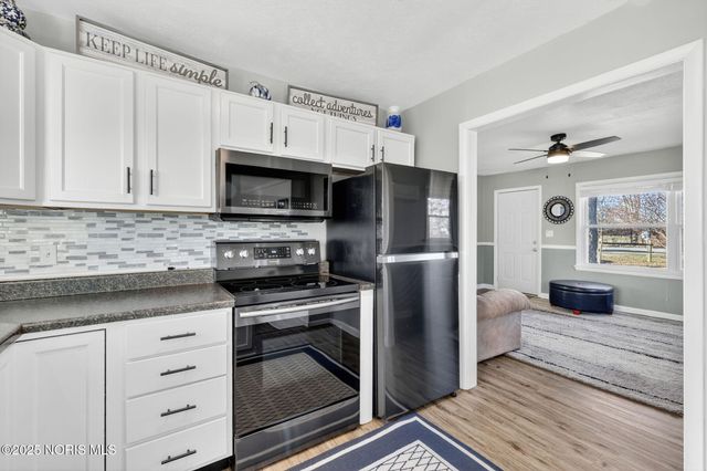 24584 Mccutchenville Road, Perrysburg, OH 43551