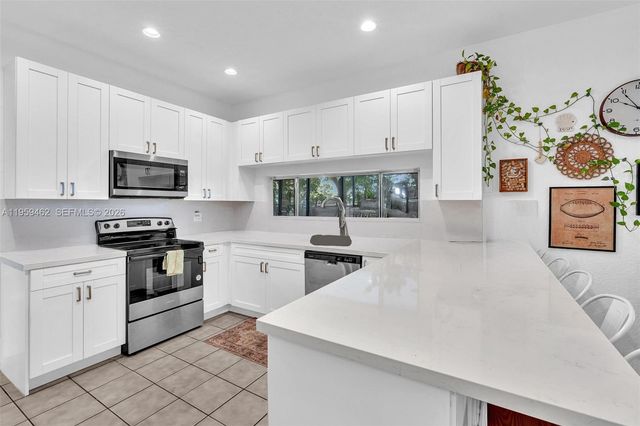 2927 Bogota Ave -, Cooper City, FL 33026