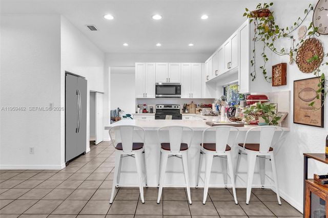 2927 Bogota Ave -, Cooper City, FL 33026