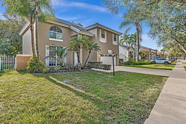 2927 Bogota Ave -, Cooper City, FL 33026