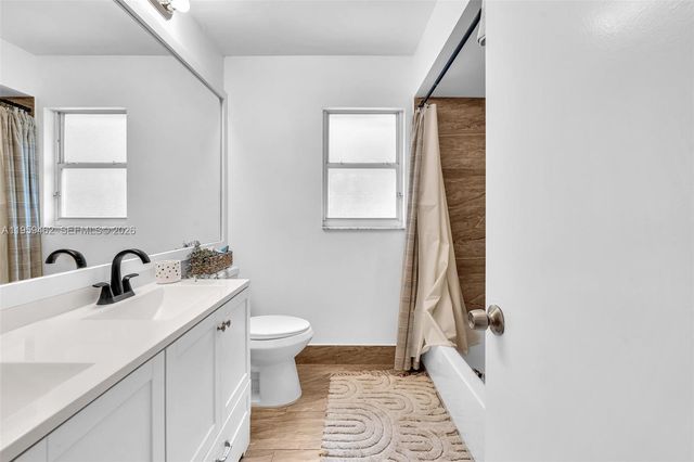 2927 Bogota Ave -, Cooper City, FL 33026