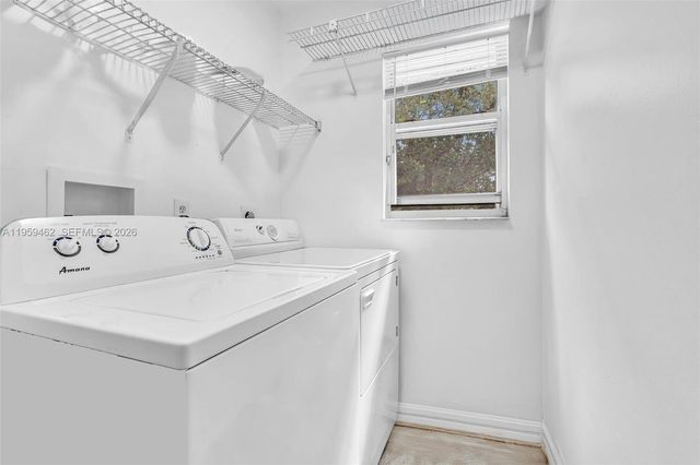 2927 Bogota Ave -, Cooper City, FL 33026