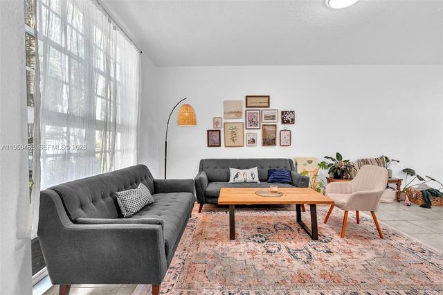 2927 Bogota Ave -, Cooper City, FL 33026