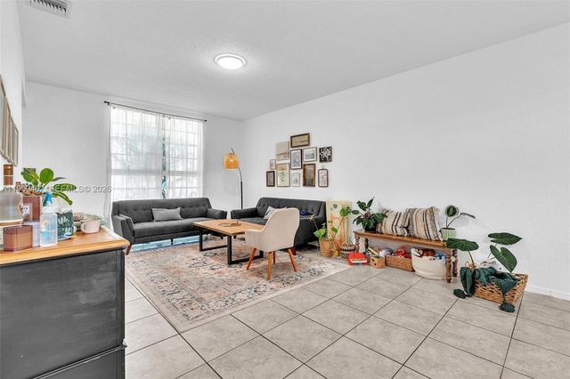 2927 Bogota Ave -, Cooper City, FL 33026