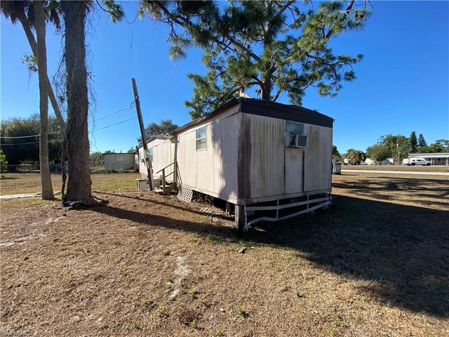 8335 Wooley DR, North Fort Myers, FL 33917