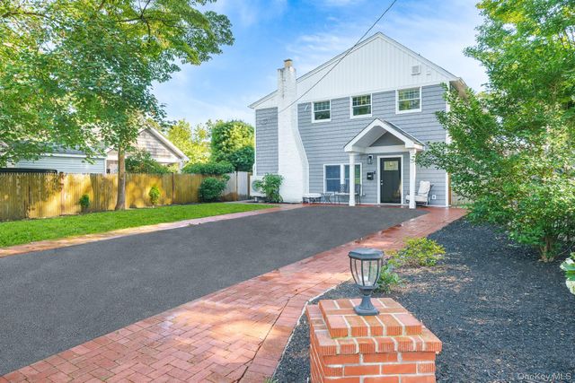 10 Hill Street, Northport, NY 11768