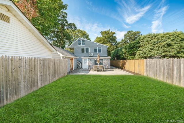 10 Hill Street, Northport, NY 11768