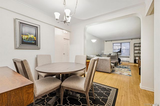 67-38 108th Street D21, Forest Hills, NY 11375