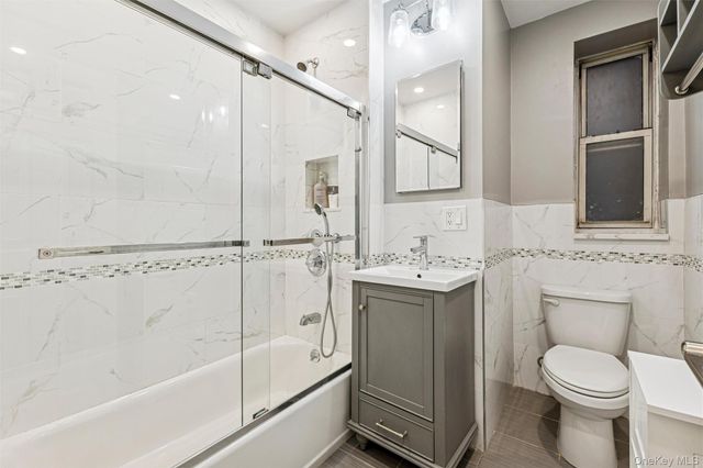 67-38 108th Street D21, Forest Hills, NY 11375