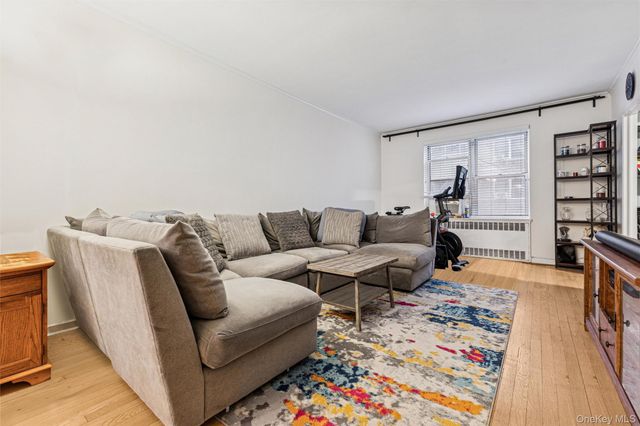 67-38 108th Street D21, Forest Hills, NY 11375