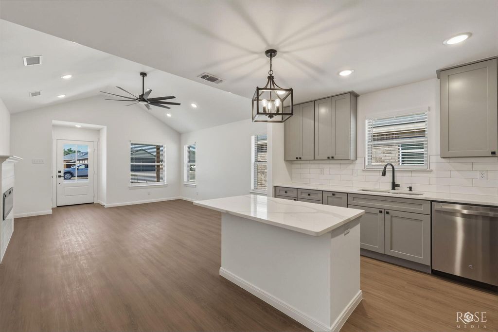 Image 10 of property listing at 6121 Mountain Forest Drive, San Angelo, TX 76904