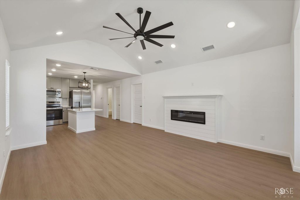 Image 6 of property listing at 6121 Mountain Forest Drive, San Angelo, TX 76904