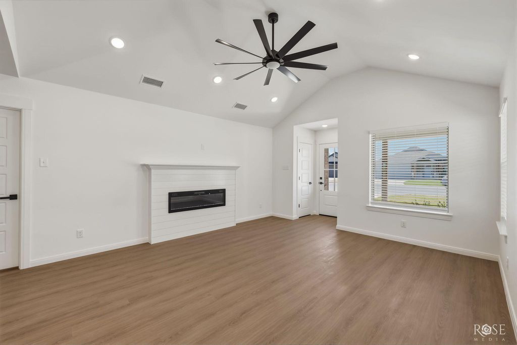 Image 7 of property listing at 6121 Mountain Forest Drive, San Angelo, TX 76904