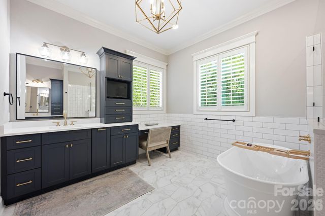 121 E Callicutt Trail, Mooresville, NC 28117