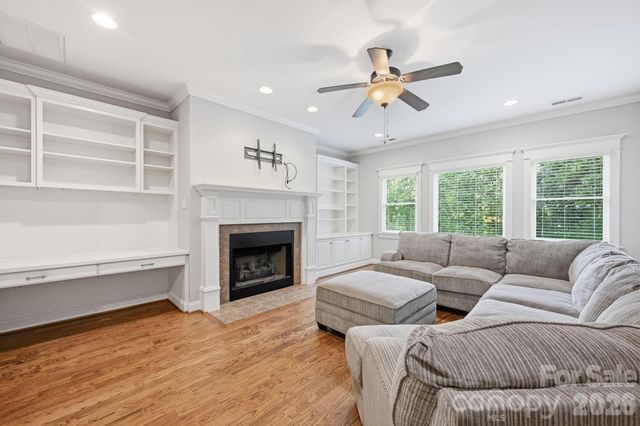121 E Callicutt Trail, Mooresville, NC 28117
