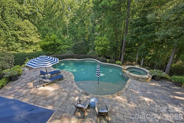 121 E Callicutt Trail, Mooresville, NC 28117