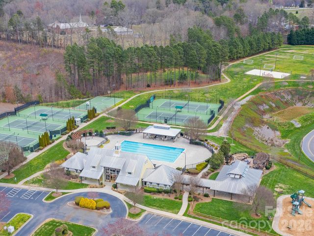 121 E Callicutt Trail, Mooresville, NC 28117