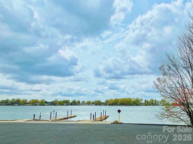 121 E Callicutt Trail, Mooresville, NC 28117