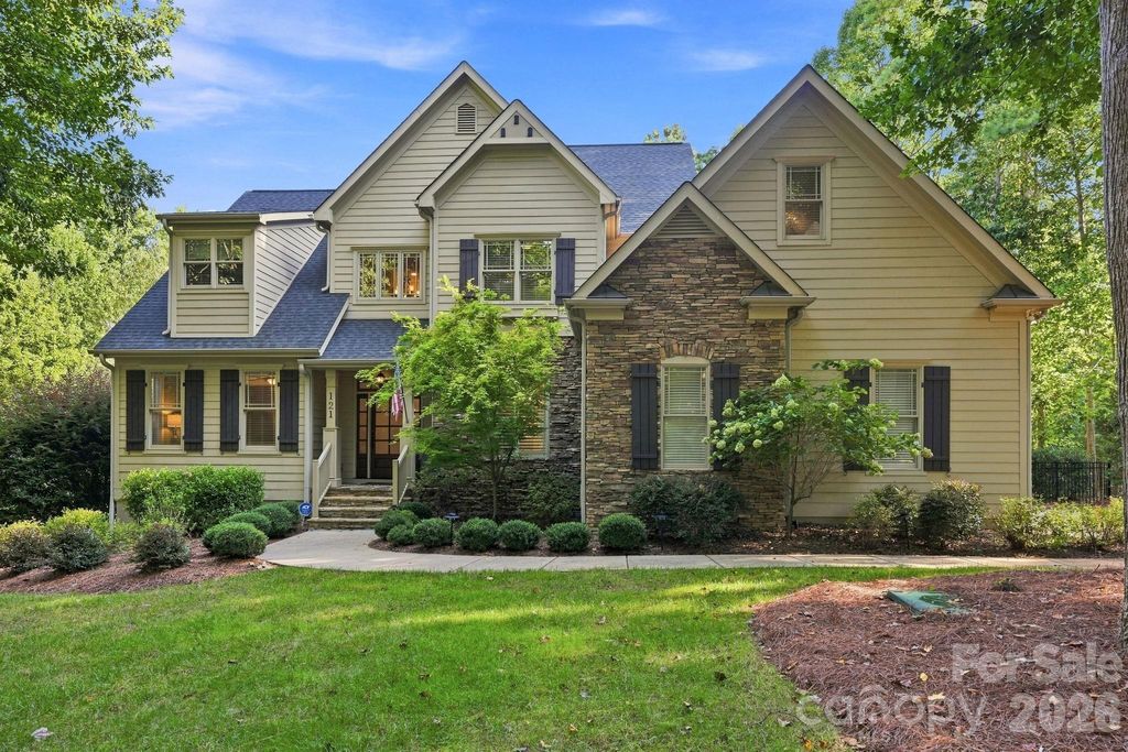 121 E Callicutt Trail, Mooresville, NC 28117