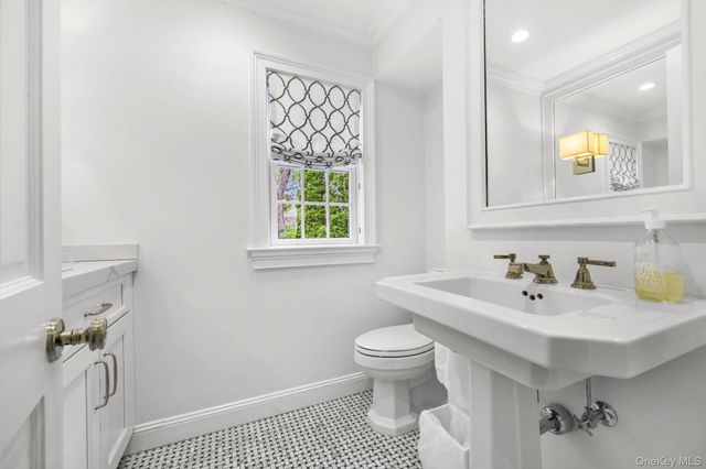 107 White Plains Road, Bronxville, NY 10708
