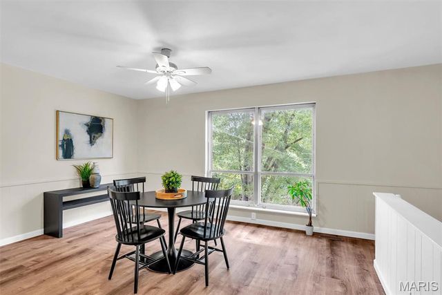 5537 Valleyside Lane, St Louis, MO 63128